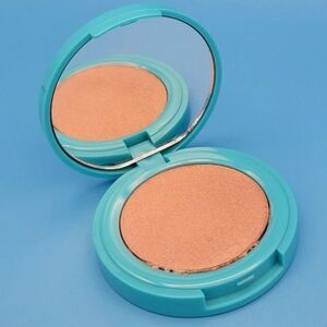 Carmindy & Co. 3 in 1 Warm Up Bronzer / Blush / Eyeshadow - New, Never Used